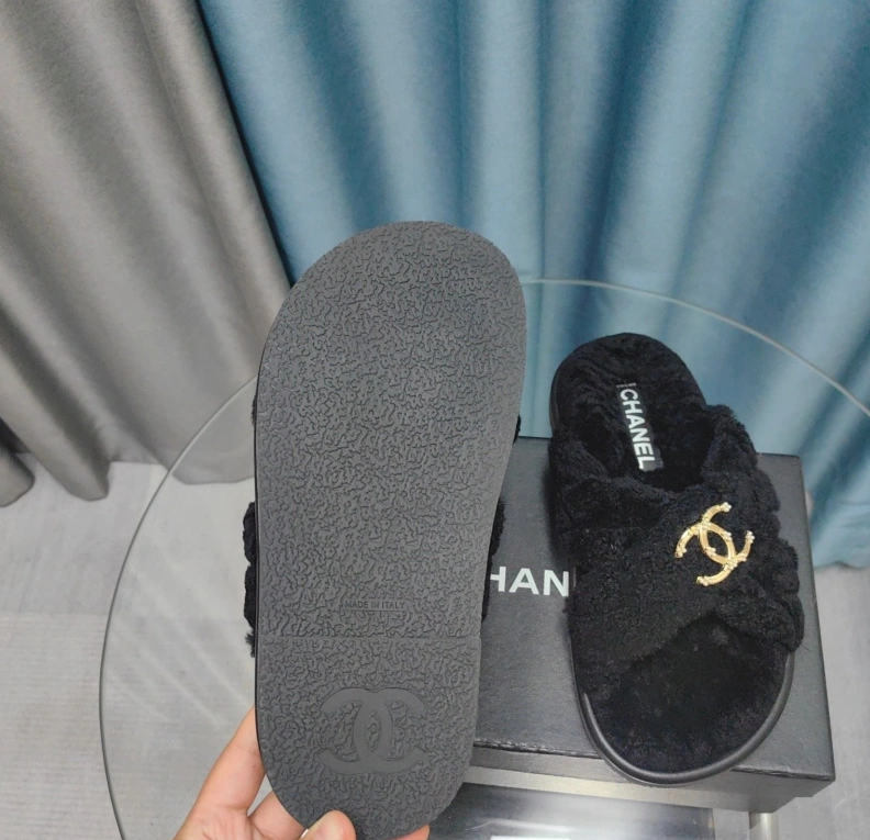 Reliable Chxnxl Slippers 123391