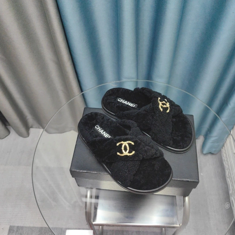 Reliable Chxnxl Slippers 123391