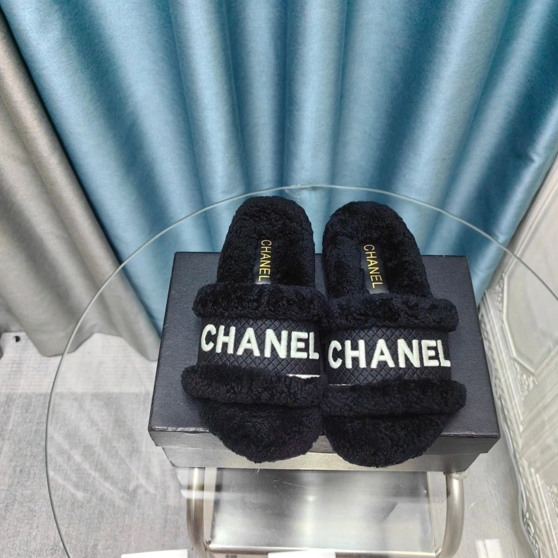 StreetReady Chxnxl Slippers 123392