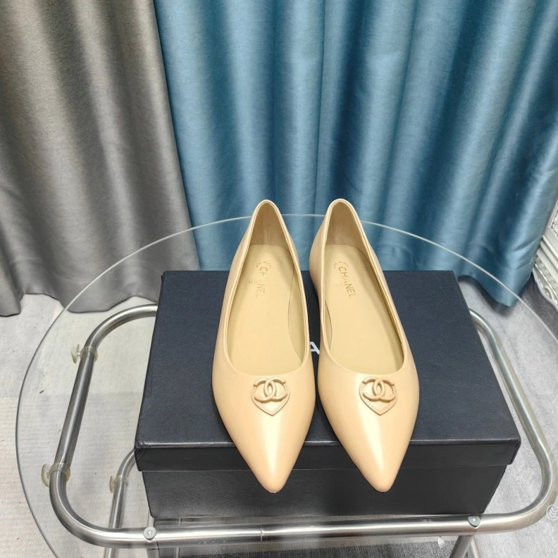 Unique Chxnxl Flat Shoes 123697