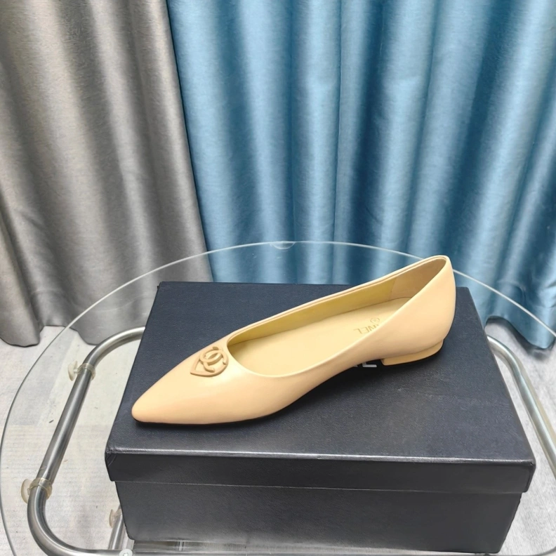 Unique Chxnxl Flat Shoes 123697