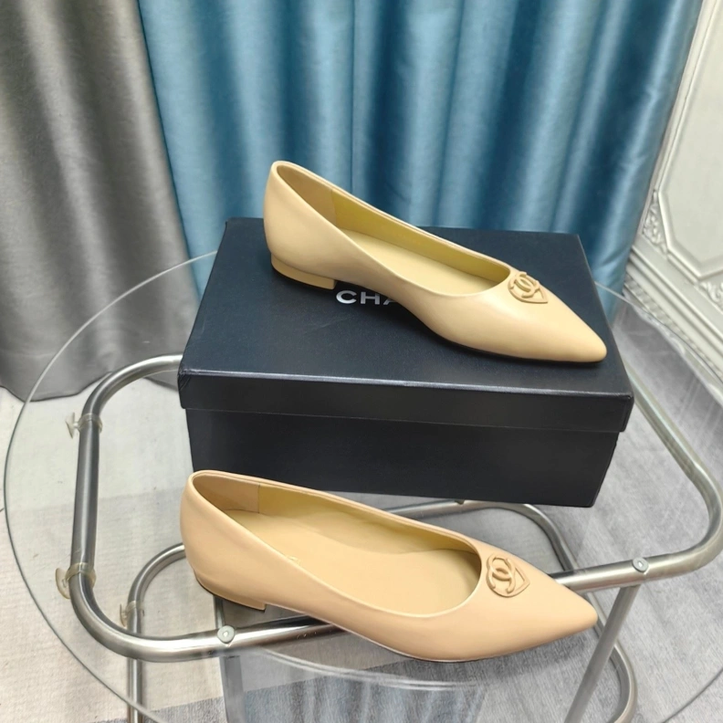 Unique Chxnxl Flat Shoes 123697