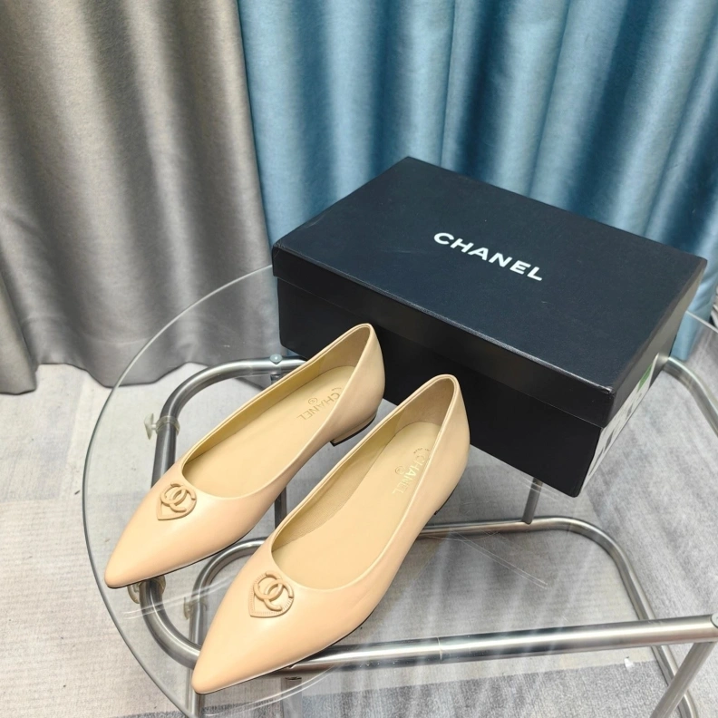 Unique Chxnxl Flat Shoes 123697
