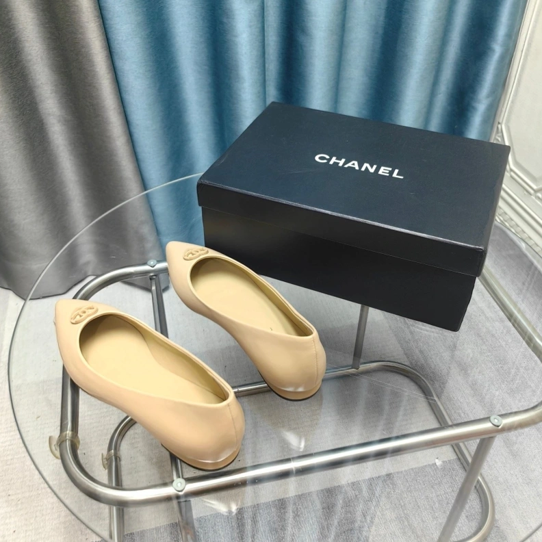 Unique Chxnxl Flat Shoes 123697