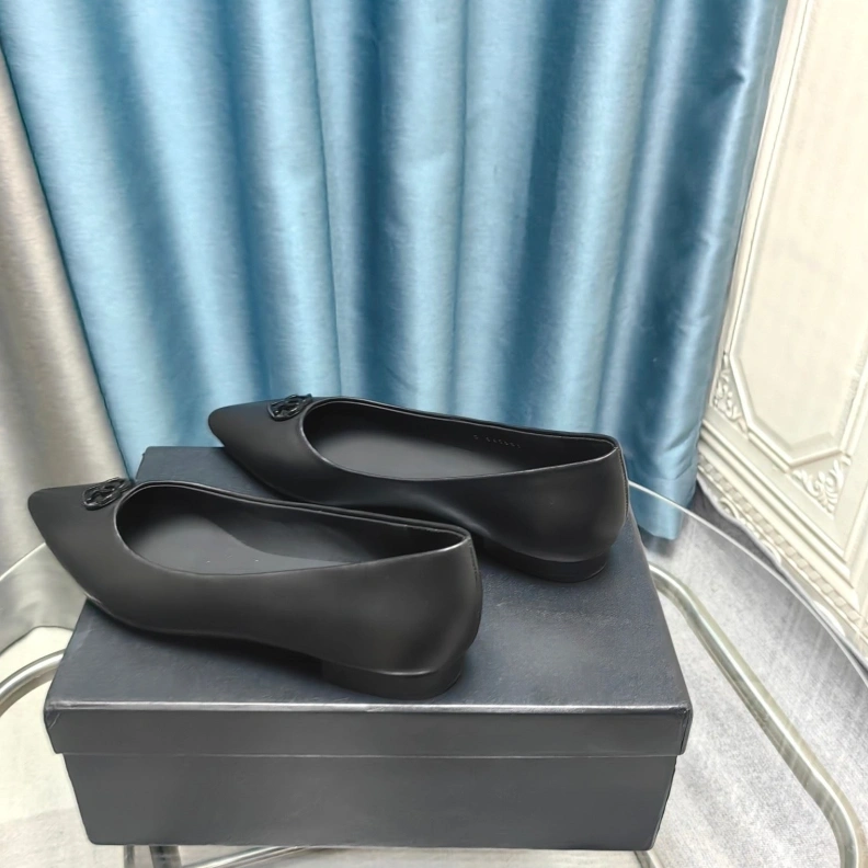 Classic Chxnxl Flat Shoes 123694