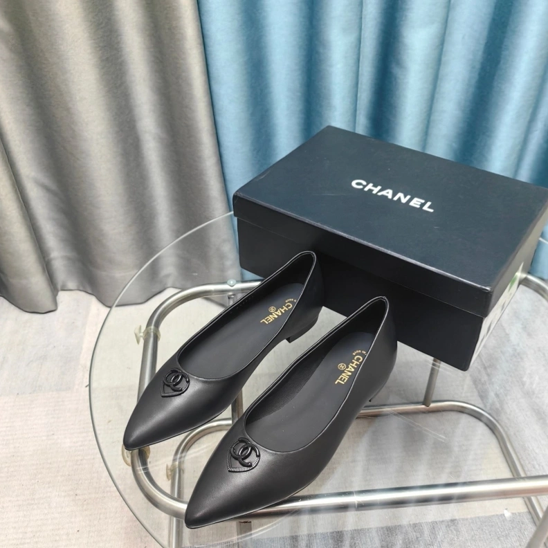Classic Chxnxl Flat Shoes 123694