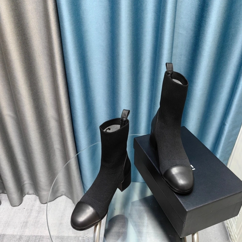 Unique Chxnxl Boots 123888