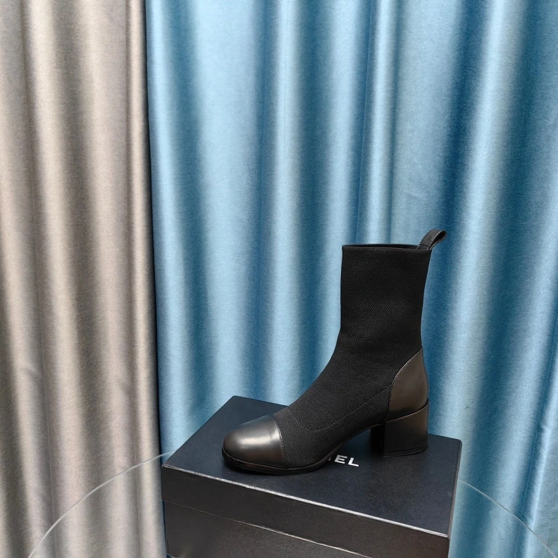 Unique Chxnxl Boots 123888