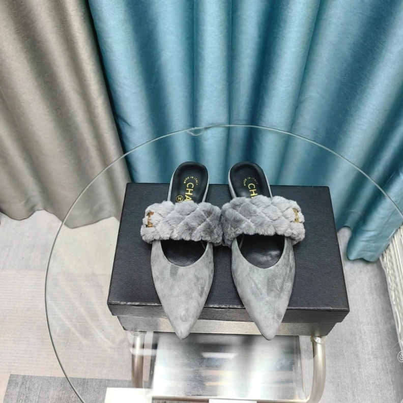 DailyWear Chxnxl Slippers 123384