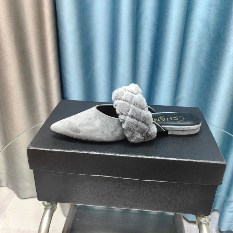 DailyWear Chxnxl Slippers 123384