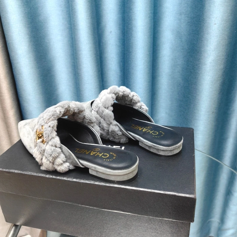DailyWear Chxnxl Slippers 123384