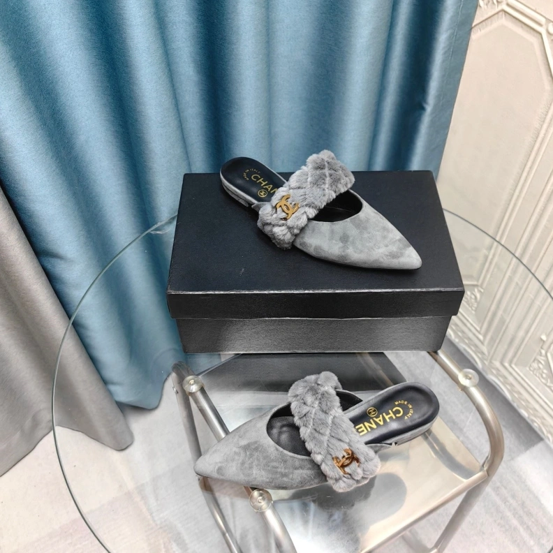 DailyWear Chxnxl Slippers 123384