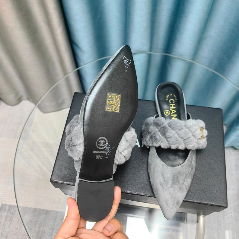 DailyWear Chxnxl Slippers 123384