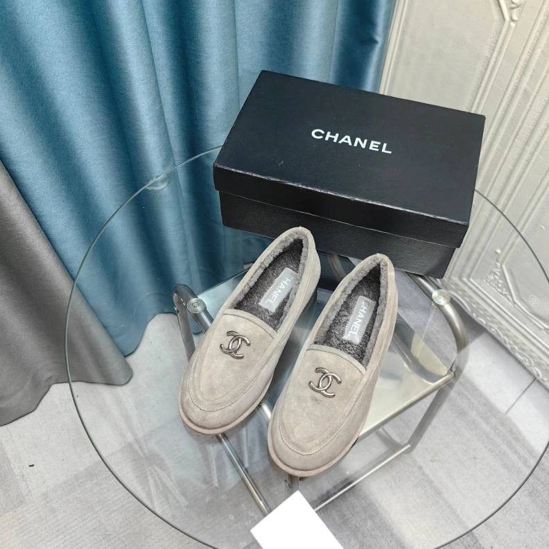 Flexible Chxnxl Leather Shoes 123524