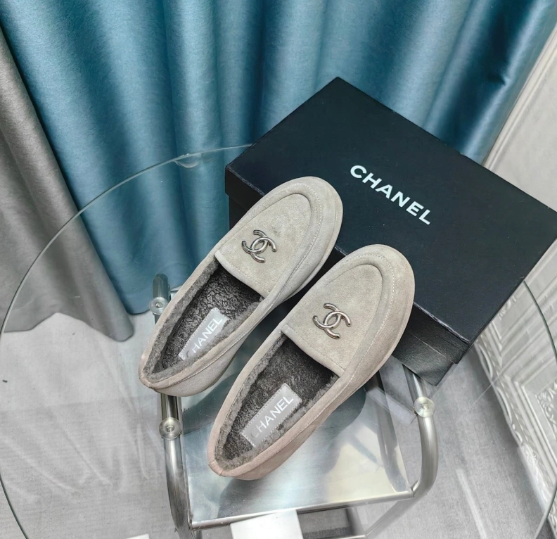 Flexible Chxnxl Leather Shoes 123524