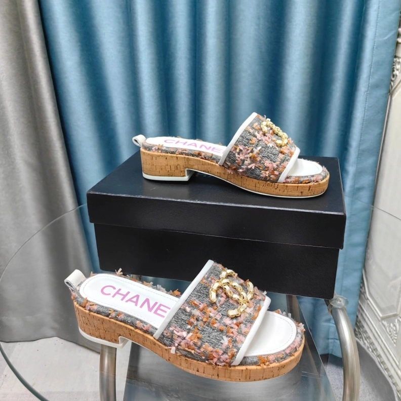 HighQuality Chxnxl Slippers 123378