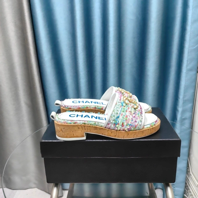 Flexible Chxnxl Slippers 123383