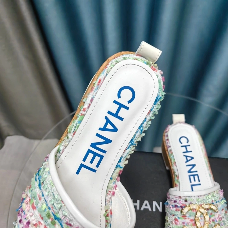 Flexible Chxnxl Slippers 123383