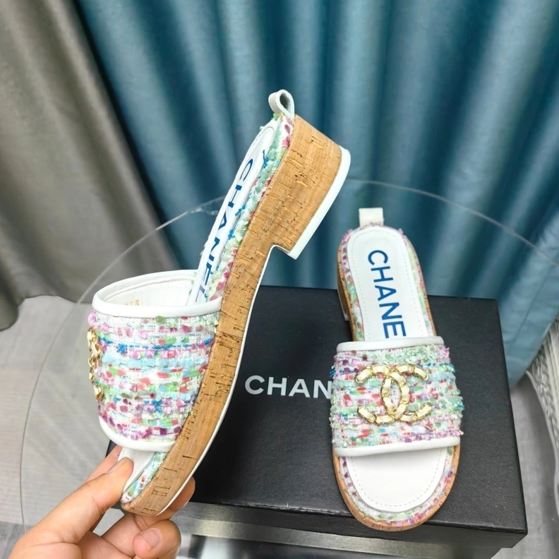 Flexible Chxnxl Slippers 123383