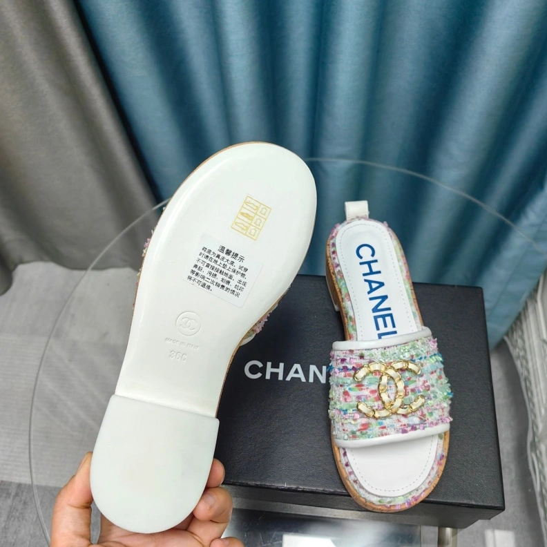 Flexible Chxnxl Slippers 123383
