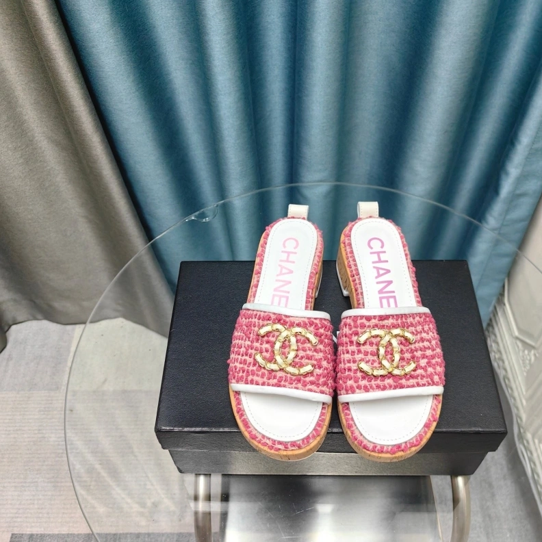 Stylish Chxnxl Slippers 123388