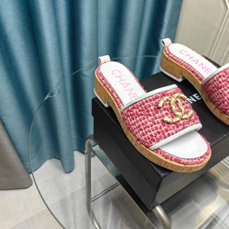 Stylish Chxnxl Slippers 123388