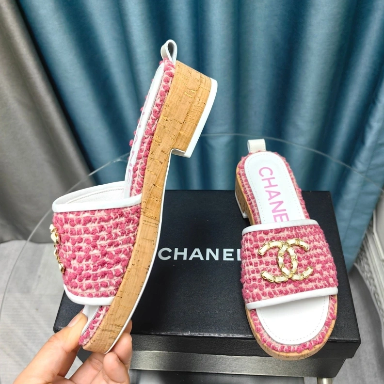 Stylish Chxnxl Slippers 123388