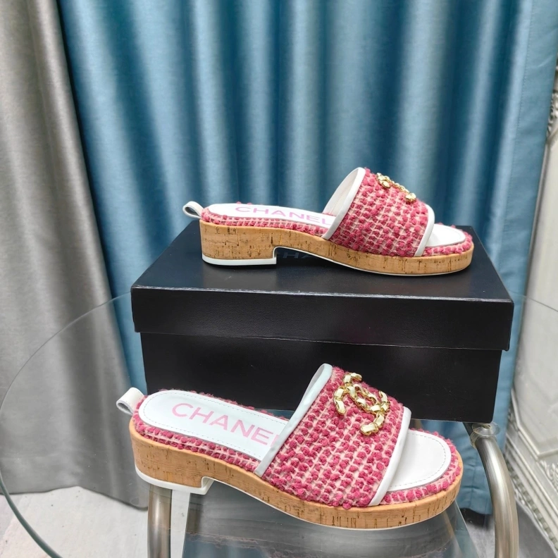 Stylish Chxnxl Slippers 123388