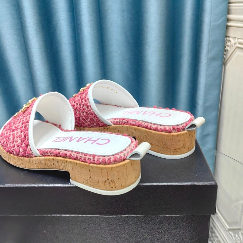 Stylish Chxnxl Slippers 123388