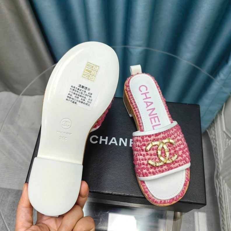 Stylish Chxnxl Slippers 123388