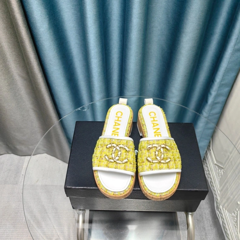 Resilient Chxnxl Slippers 123373