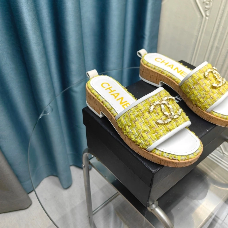 Resilient Chxnxl Slippers 123373