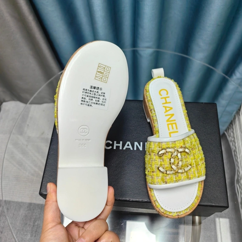 Resilient Chxnxl Slippers 123373