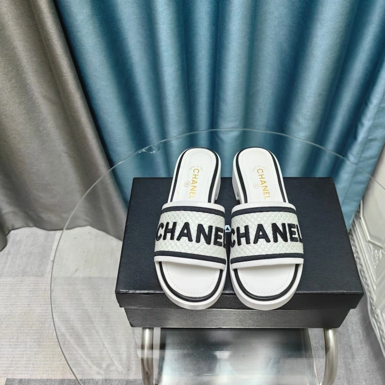 Cozy Chxnxl Slippers 123372
