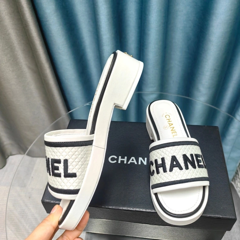 Cozy Chxnxl Slippers 123372