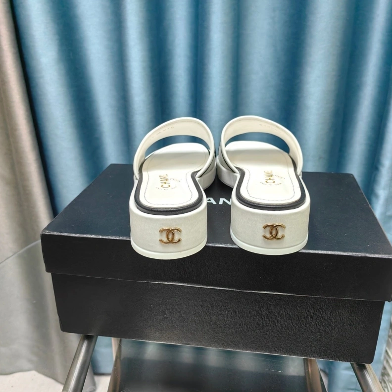 Cozy Chxnxl Slippers 123372