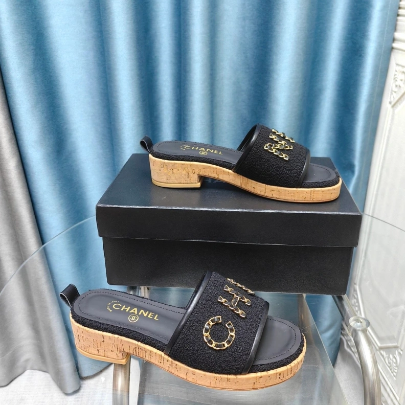 Bold Chxnxl Slippers 123365