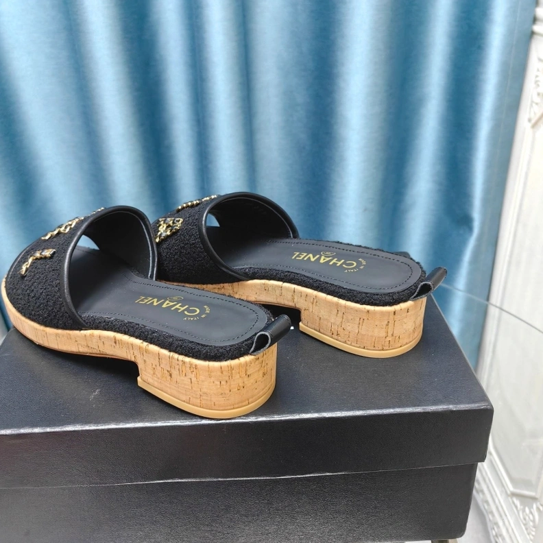 Bold Chxnxl Slippers 123365