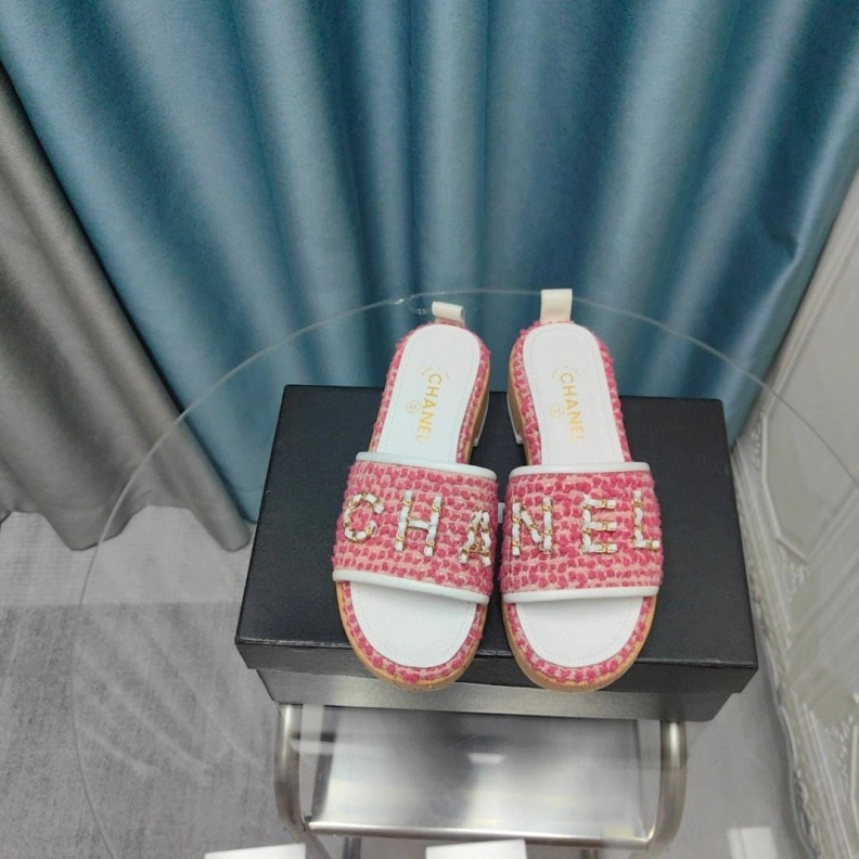 Unique Chxnxl Slippers 123358