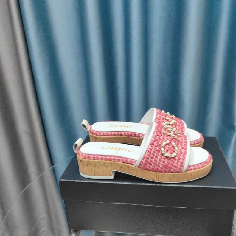 Unique Chxnxl Slippers 123358