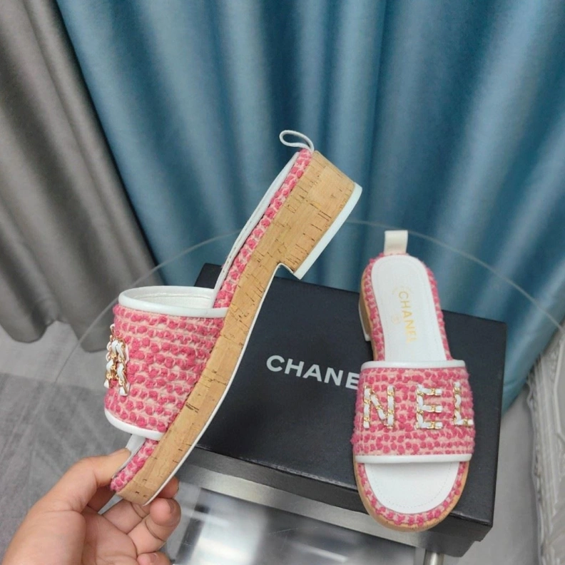 Unique Chxnxl Slippers 123358