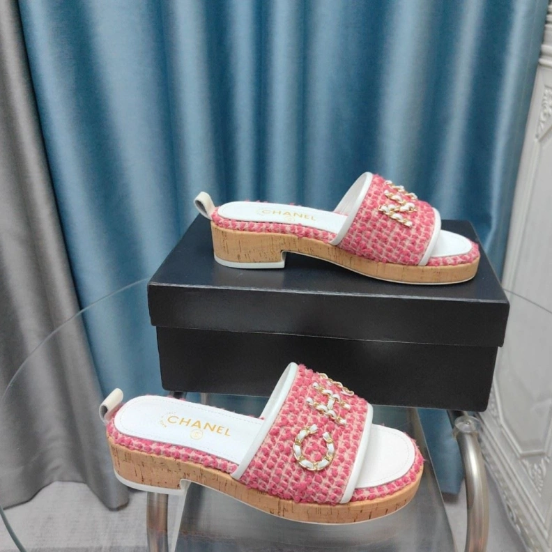 Unique Chxnxl Slippers 123358
