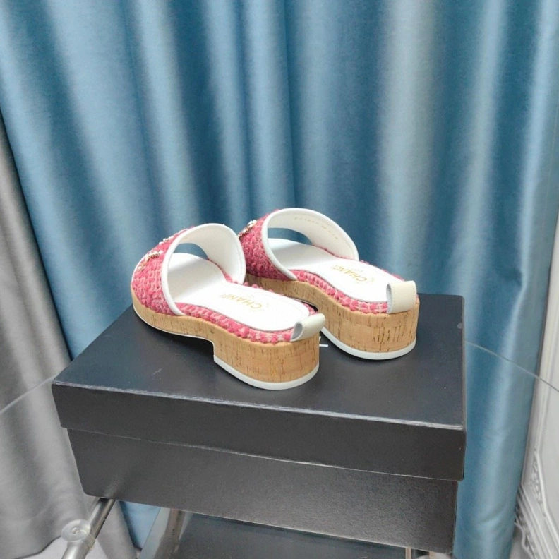 Unique Chxnxl Slippers 123358