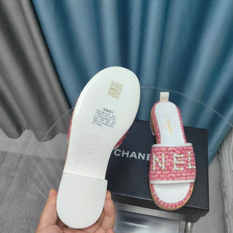 Unique Chxnxl Slippers 123358