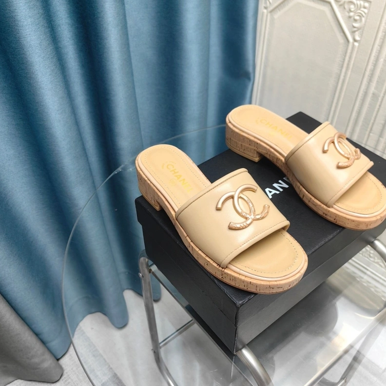 Durable Chxnxl Slippers 123356