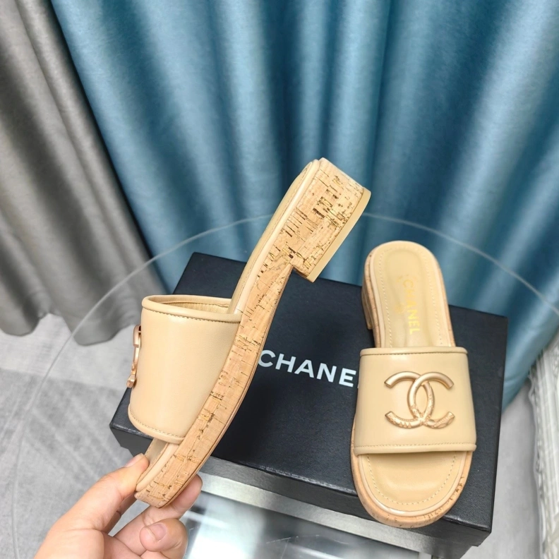 Durable Chxnxl Slippers 123356