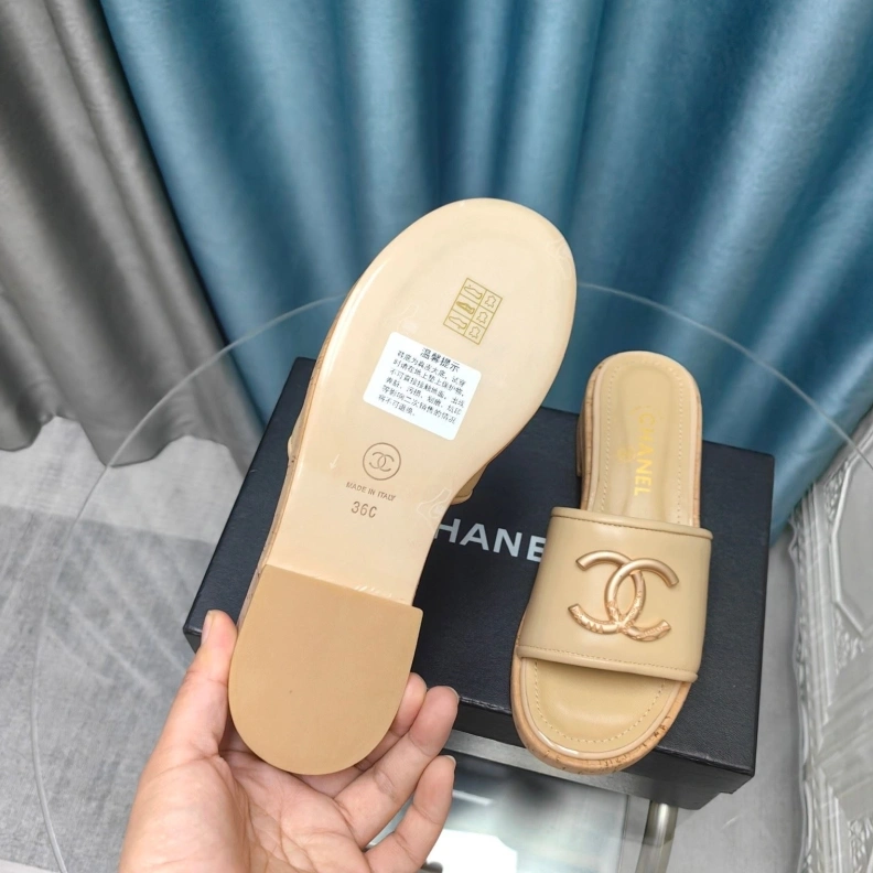 Durable Chxnxl Slippers 123356
