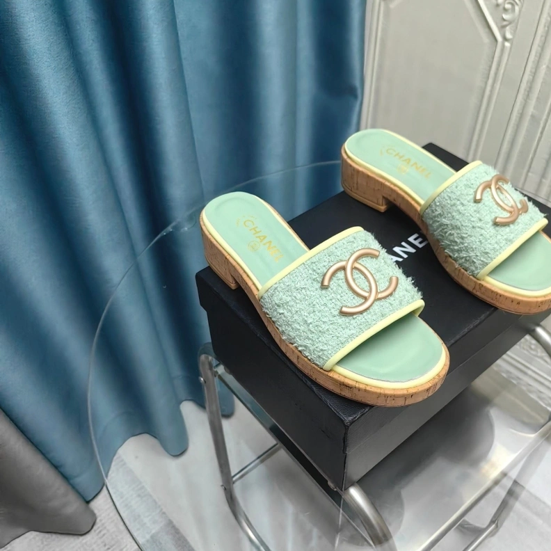 Fashionable Chxnxl Slippers 123354