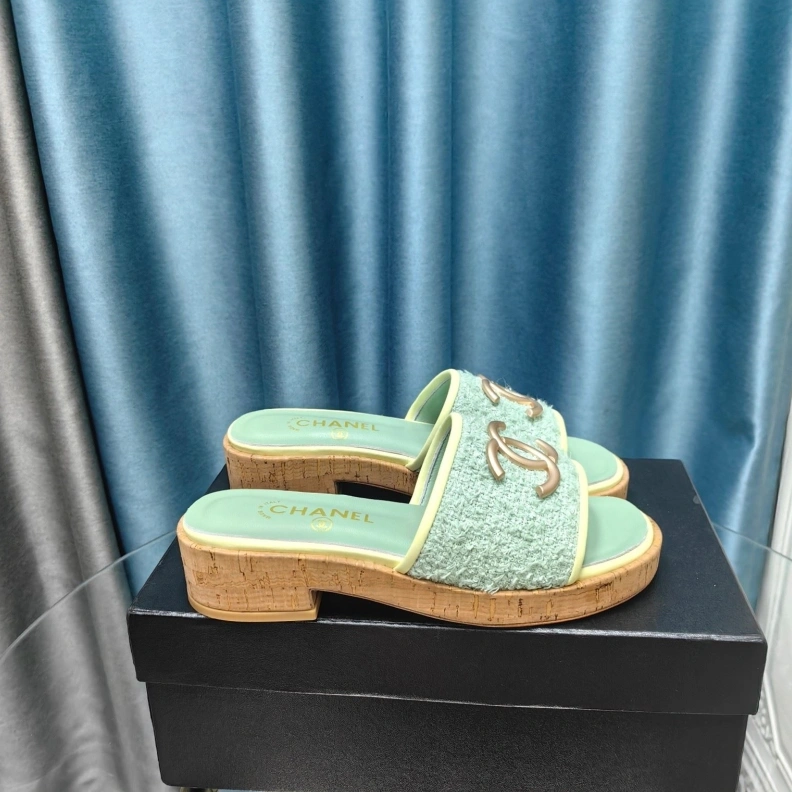 Fashionable Chxnxl Slippers 123354