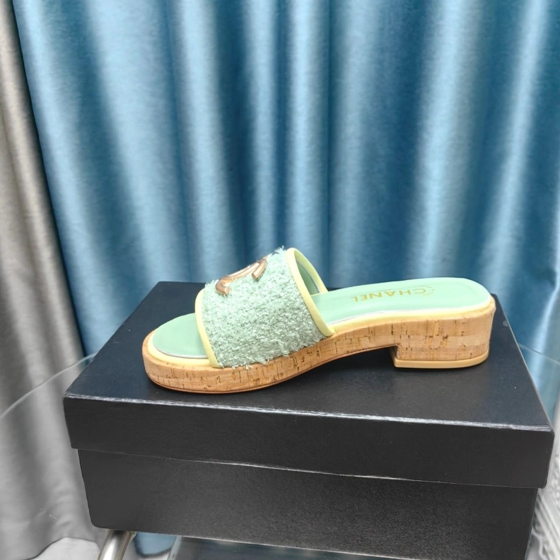 Fashionable Chxnxl Slippers 123354